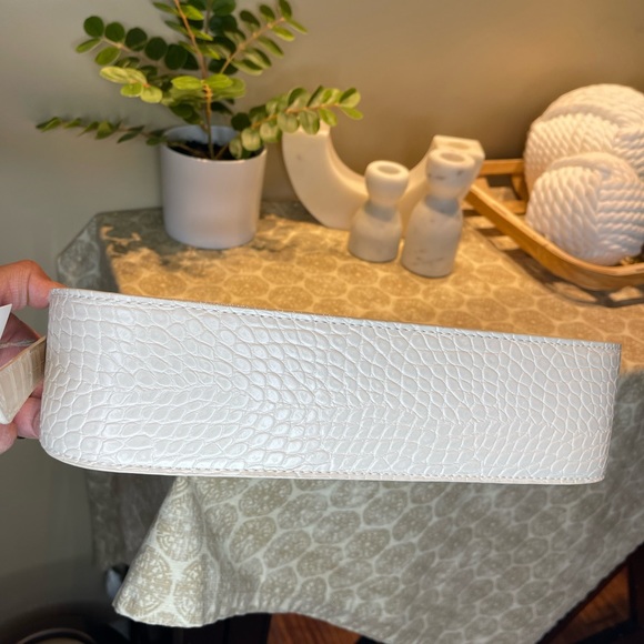 NWT Crocodile textured  Asymmetric Shoulder Hand Bag-Off Cream Ivory  color - Picture 7 of 10